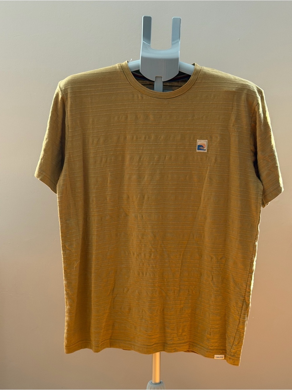 Laguna Textured Crew Neck T-Shirt Men’s Medium Tan Casual Tee Like New - Picture 3 of 10